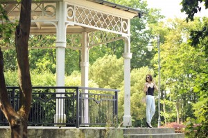 spodnie-z-opuszczonym-krokiem