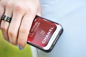 etui-na-telefon-lakier