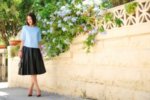 czarna-spódnica-midi