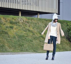 beżowy-płaszcz-stylizacja