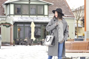 striped-blouse-outfit