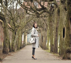 płaszcz-w-kratę-stylizacja