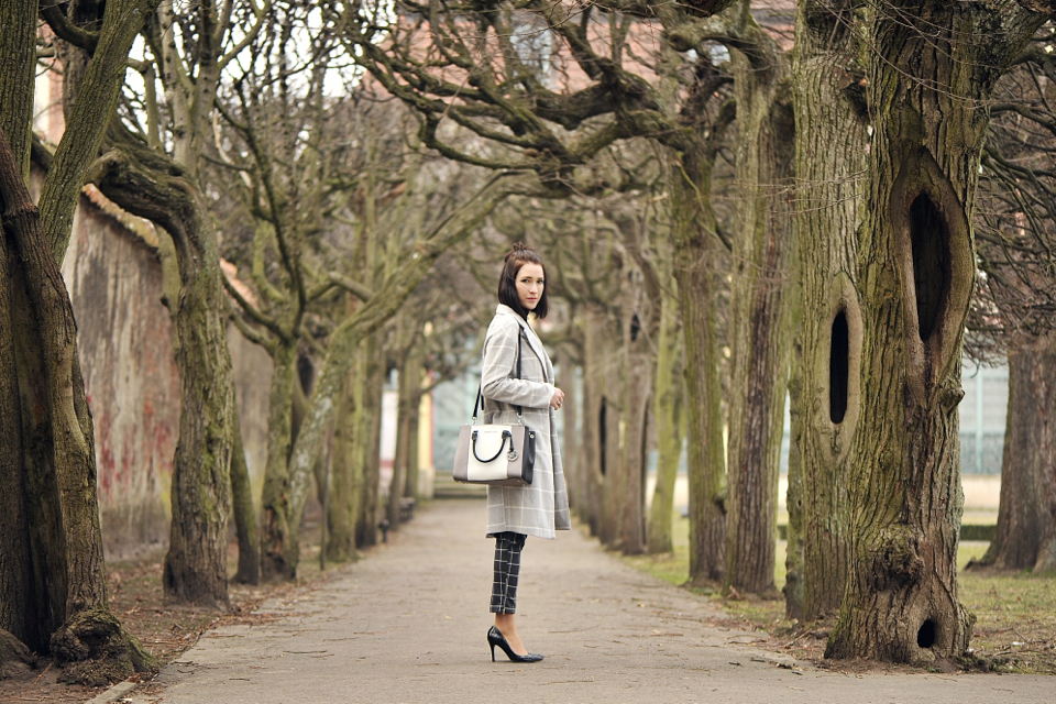 płaszcz-w-kratę-stylizacja