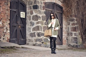 sweter-khaki-stylizacja