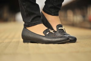 czarne-loafersy