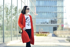 pomarańczowy-sweter-stylizacja