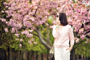 białe-spodnie-stylizacja