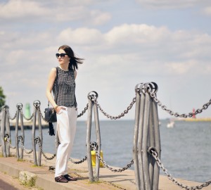 białe-spodnie-stylizacja