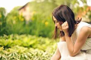 white-dress-street-fashion
