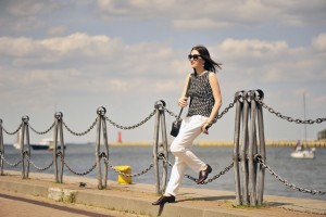 white-pants-street-fashion
