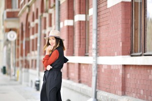 long-vest-street-style