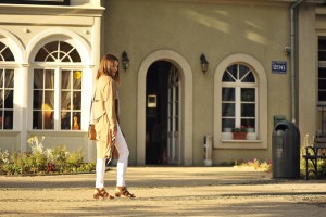 white-pants-street-fashion