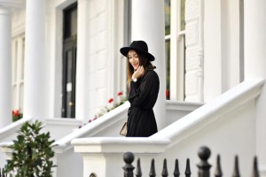 czarna-sukienka-do-czego-nosić