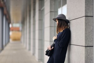 czarny-i-granatowy-czy-pasują