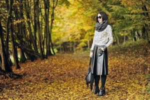 co-założyć-do-rozkloszowanej-spódnicy