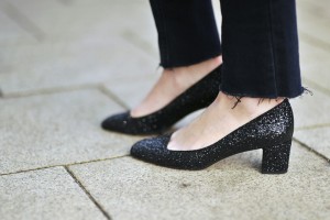 raw-hem-jeans-street-style