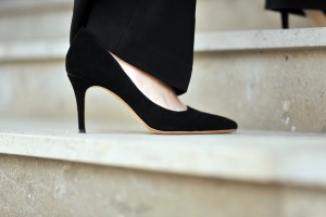 czarne-skórzane-szpilki-tallinder