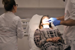 cena-powiększania-ust-kwasem