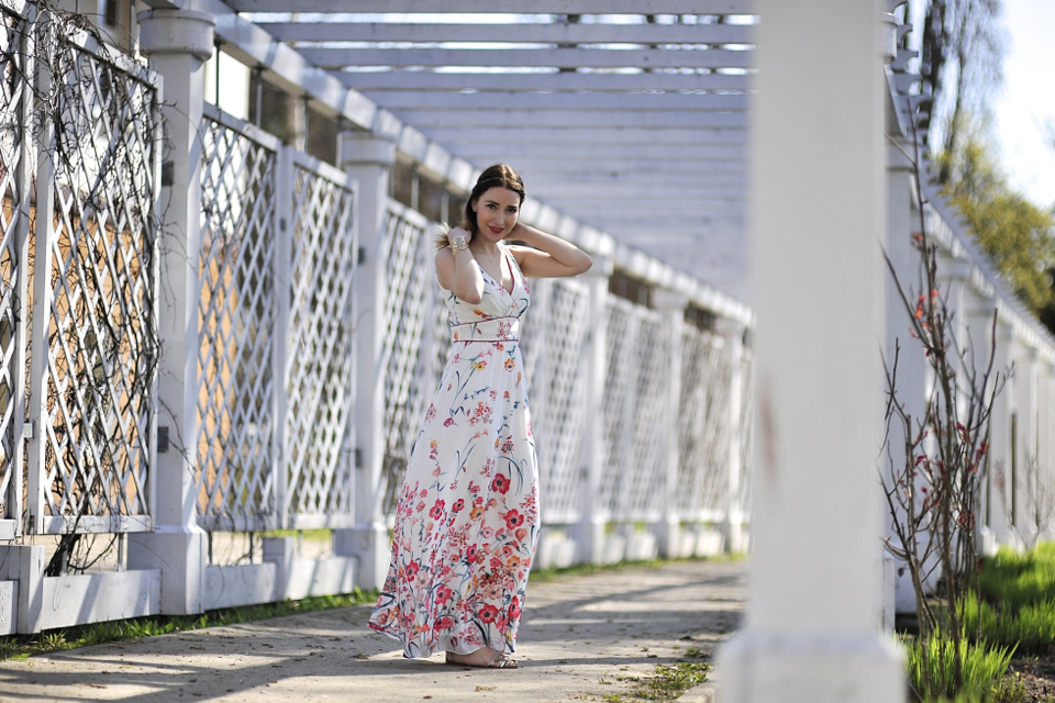 długa sukienka jak nosić