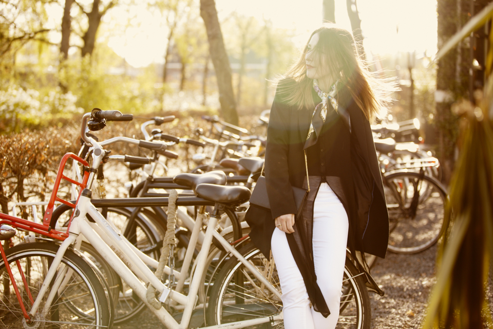 białe-spodnie-stylizacja