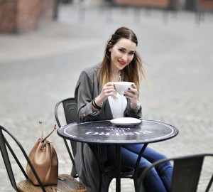 dlaczego ludzie udają kogoś kim nie są