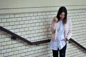 różowy-bomber-stylizacja