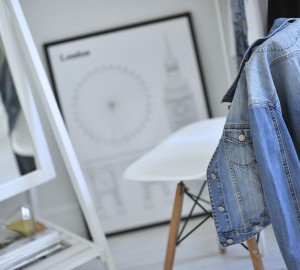 jak-nosić-jeansową-kurtkę-porady