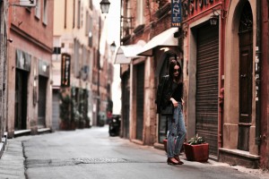 patched-jeans-outfit