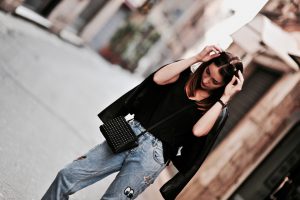 badges-on-jeans-outfit