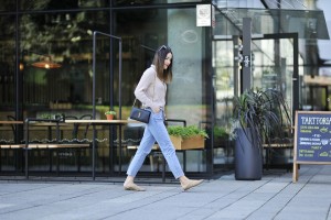 piżamowa-bluzka-stylizacja