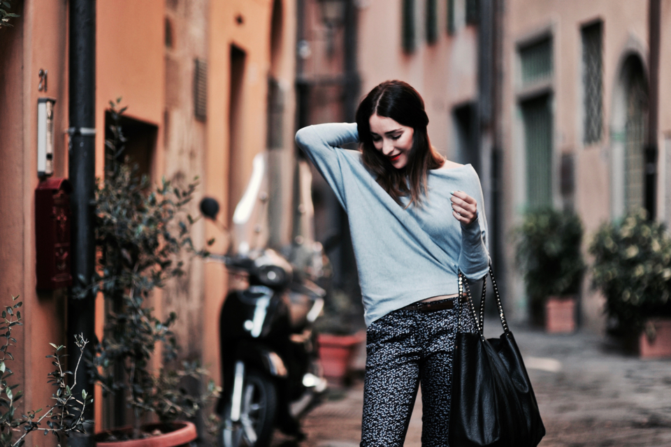 jak nosić spodnie we wzory