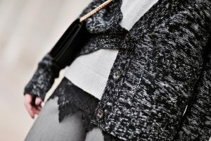 jak-oryginalnie-zapinać-nosić-sweter