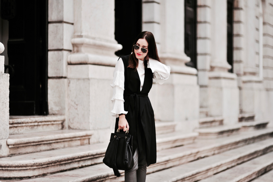 bell sleeve street style