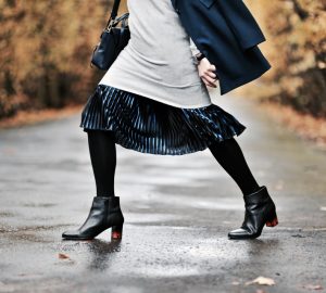 jaka bluzka do plisowanej spódnicy