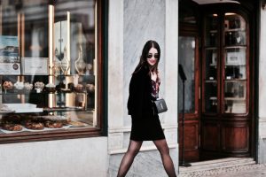 velvet-jacket-outfit-idea