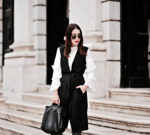 koszula-z-falbanami-jak-nosić