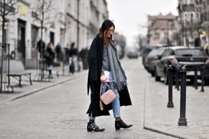fishnet tights and jeans outfit