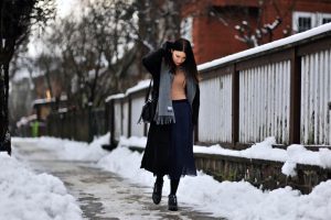 czarny-płaszcz-stylizacje