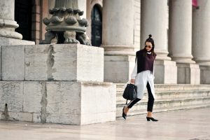 outfit-ideas-with-side-stripe-pants