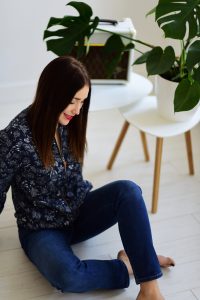 monstera-taps-stolik