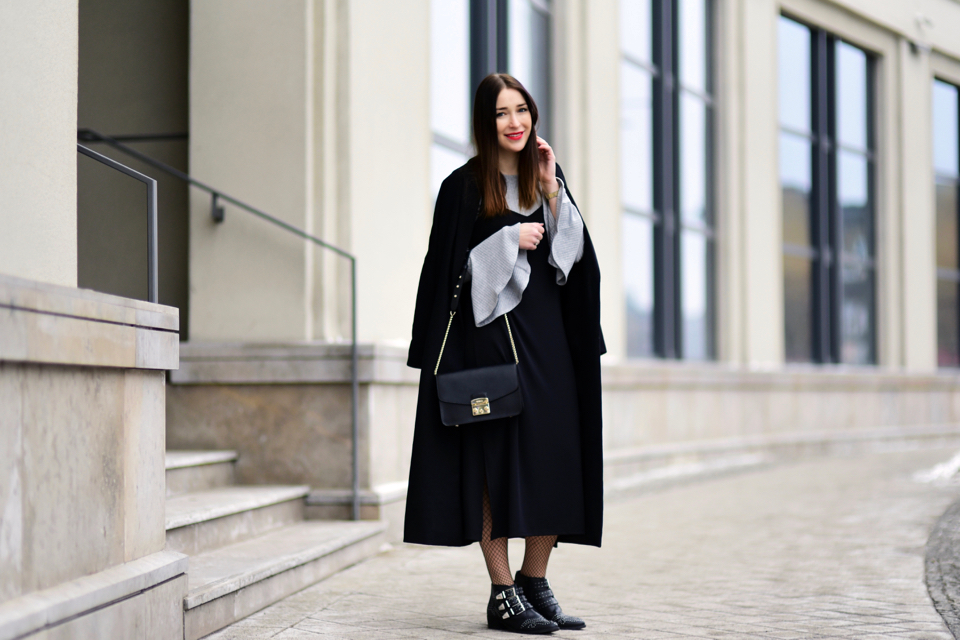 rozkloszowane rękawy jak nosić