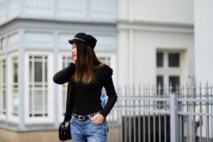 ruffle-blouse-street-style