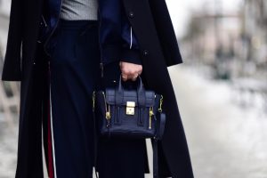 spodnie-z-lampasem-jak-nosić