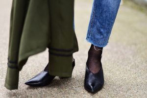 v-neck-pumps-street-style