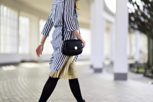 długa-plisowana-koszula-stylizacje