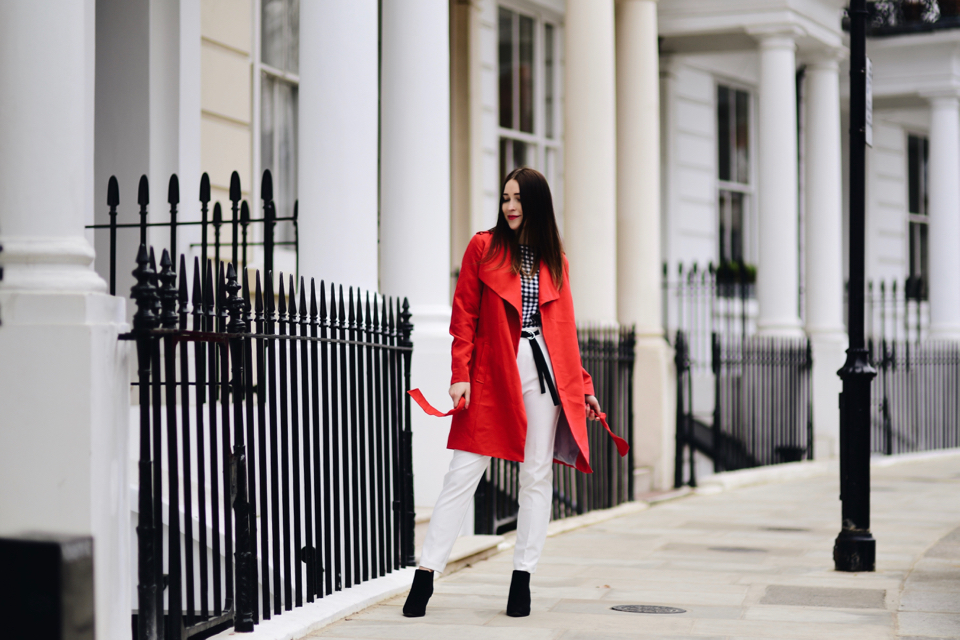 jak nosić białe spodnie