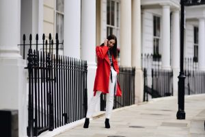 jak-nosić-białe-spodnie