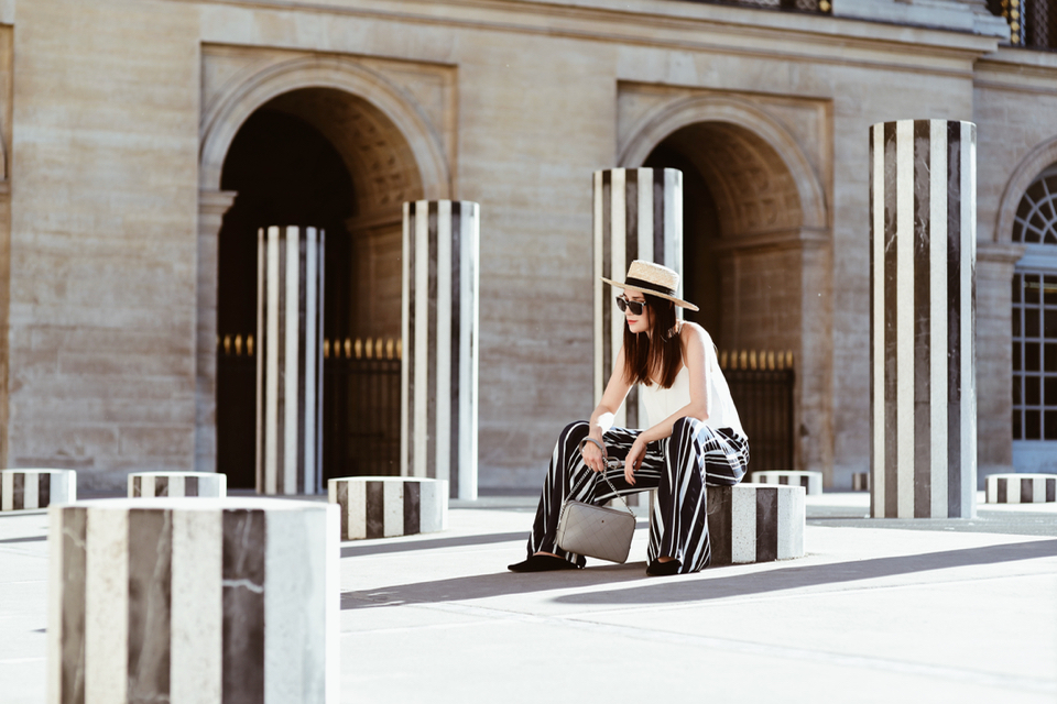 jaki-wybrać-kolor-torebki-aby-pasował-do-większości-ubrań