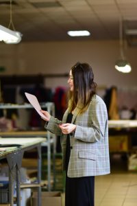 jak-powstaje-skórzana-torebka