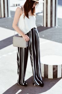 szerokie-spodnie-z-paskami-stylizacja